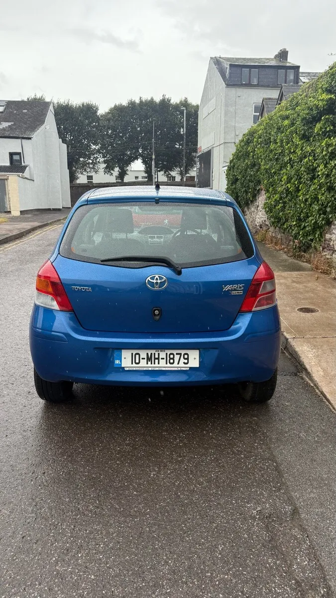 Toyota Yaris 1.0 Luna 2010 - Image 2