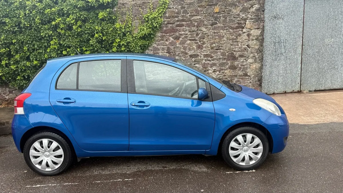 Toyota Yaris 1.0 Luna 2010 - Image 4