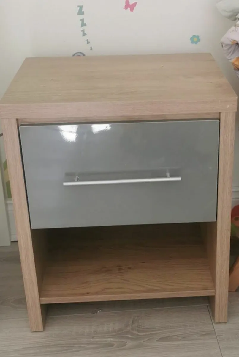Bedside lockers x 2
