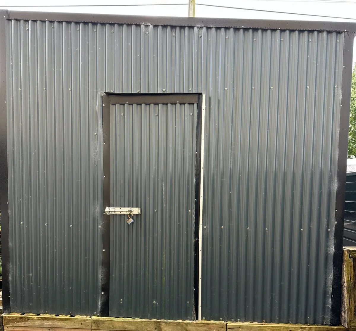 Steel shed - Image 1