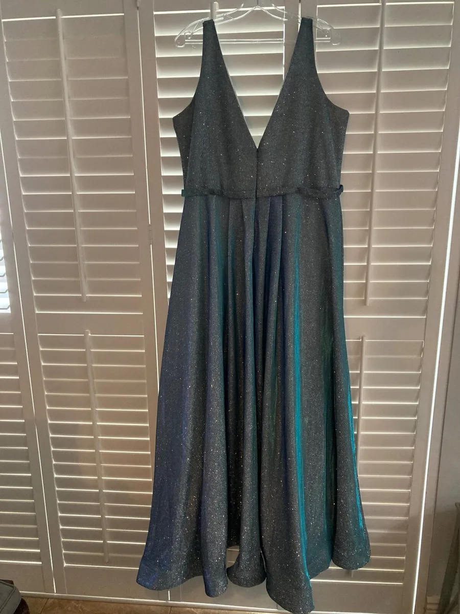 Debs Dress/Event Dress - Image 4