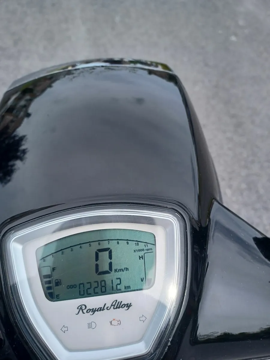 Royal Alloy GT50 Scooter/Moped - Image 3