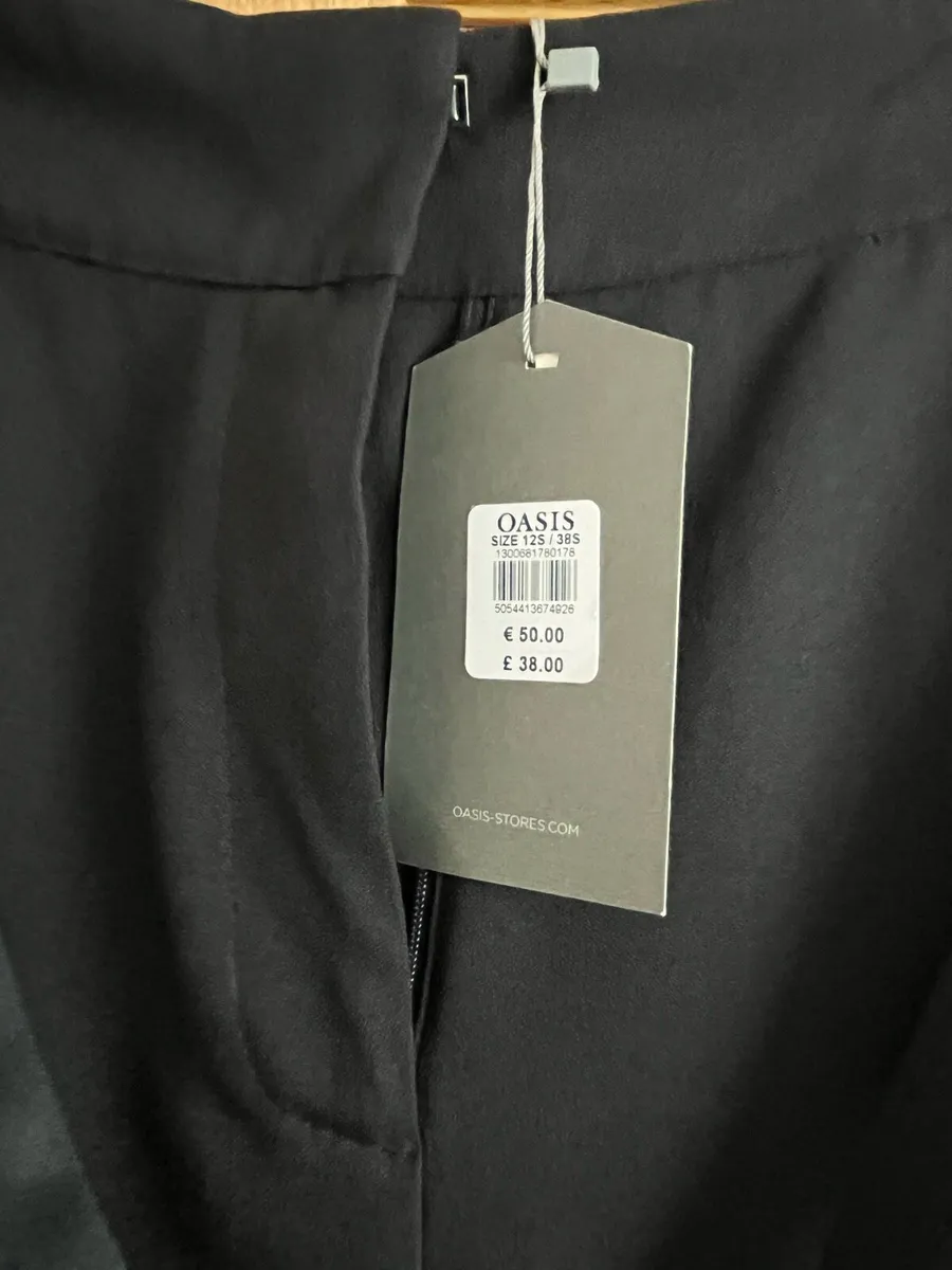 Oasis black trousers 12s - Image 2