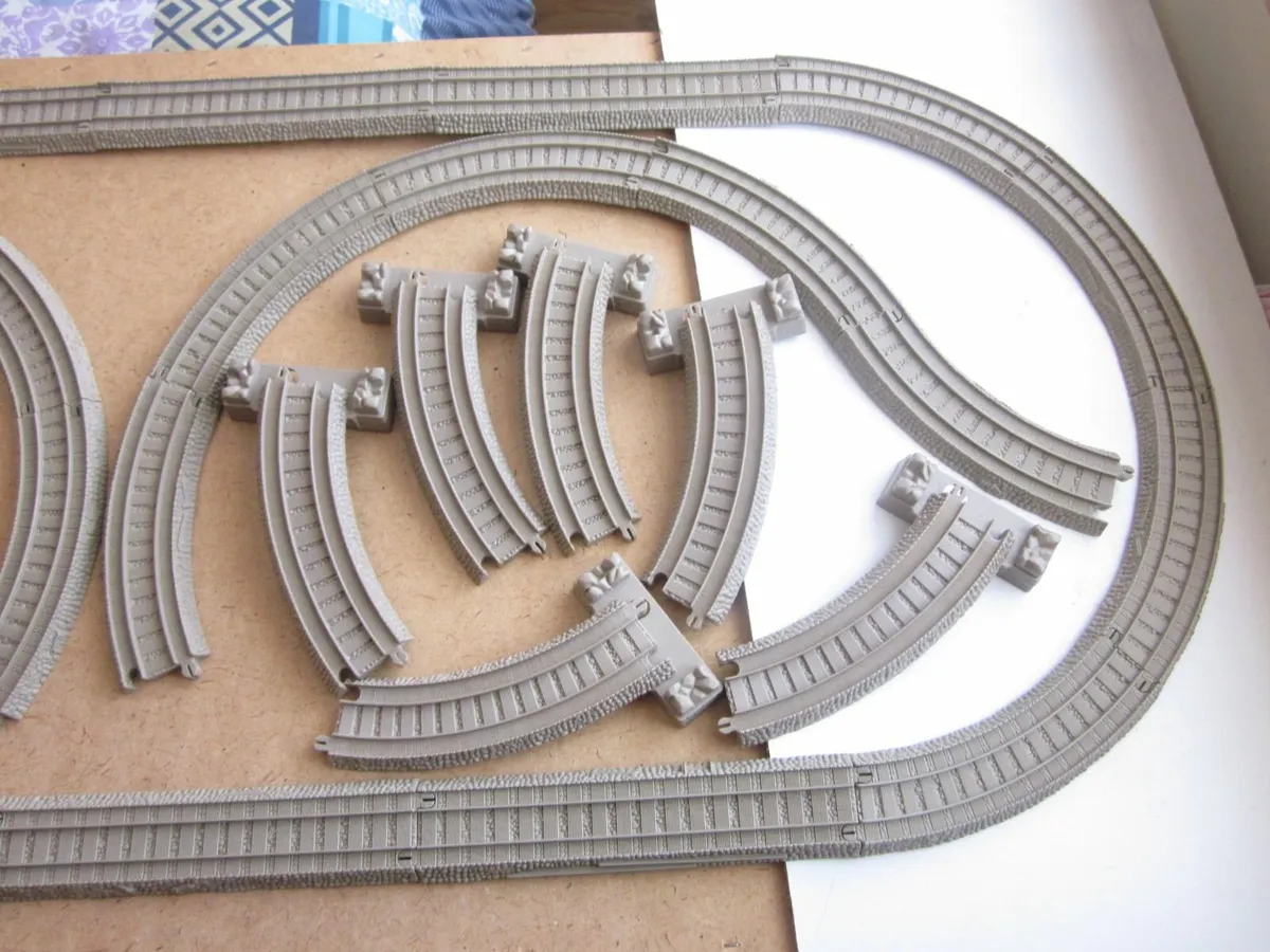 Thomas the Tank Engine Tracks/Stations - Image 2
