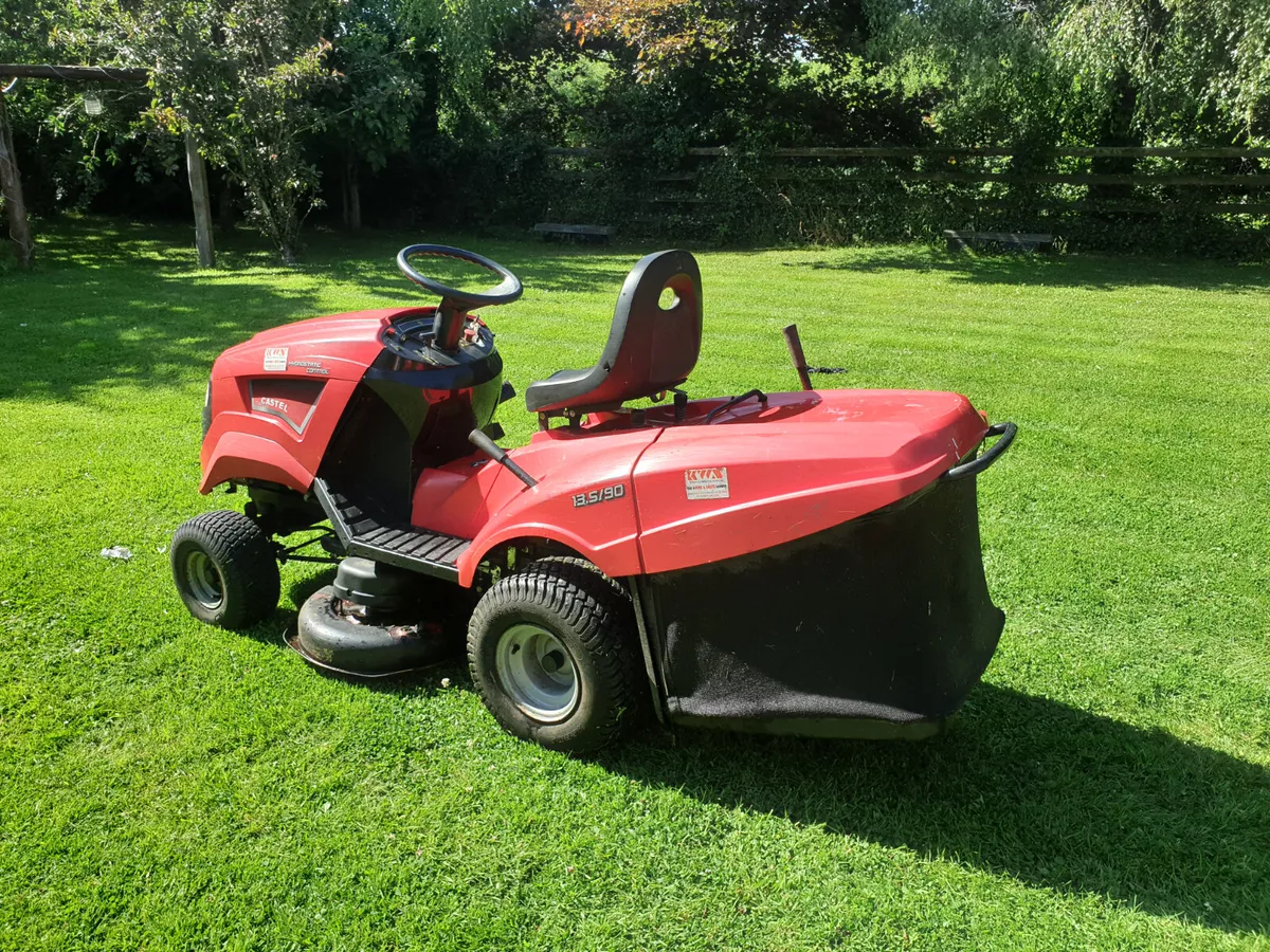 RIDE ON LAWNMOWER  €1250   LAOIS - Image 2