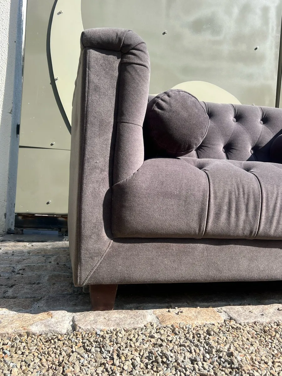 Love seat by paul Costello - Image 3
