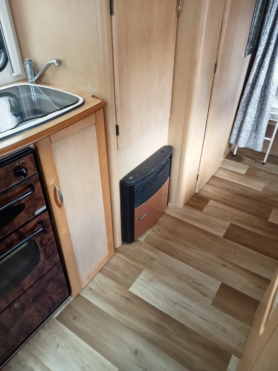 Caravan - Image 4