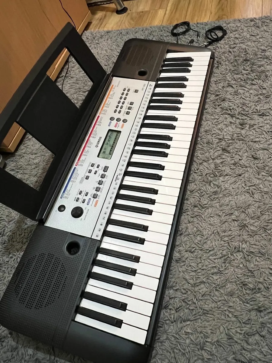 Yamaha YPT-260 Electronic Keyboard - Black - Image 1
