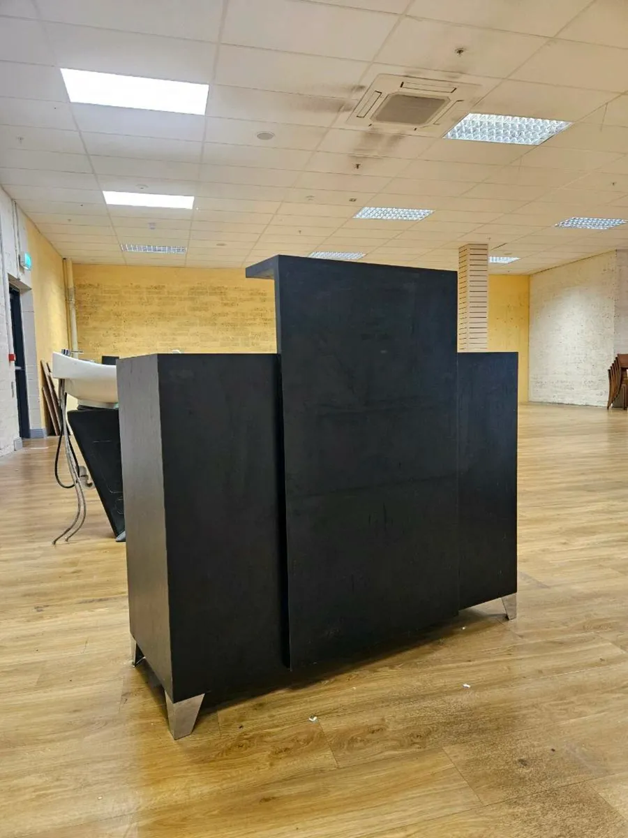 Reception Desk Barber Salon - Image 1