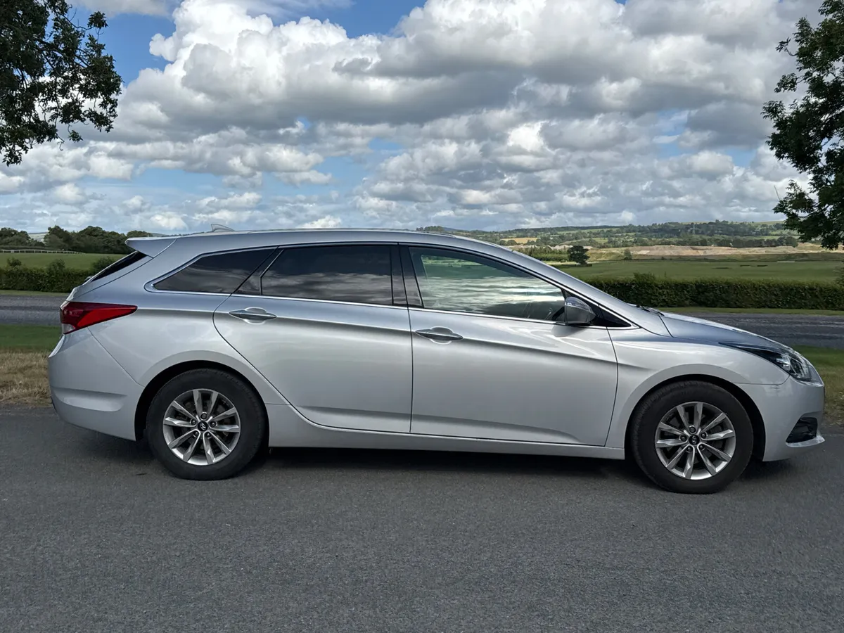 Hyundai i40 2015 SE NAV 1.7 Trade Sale - Image 3