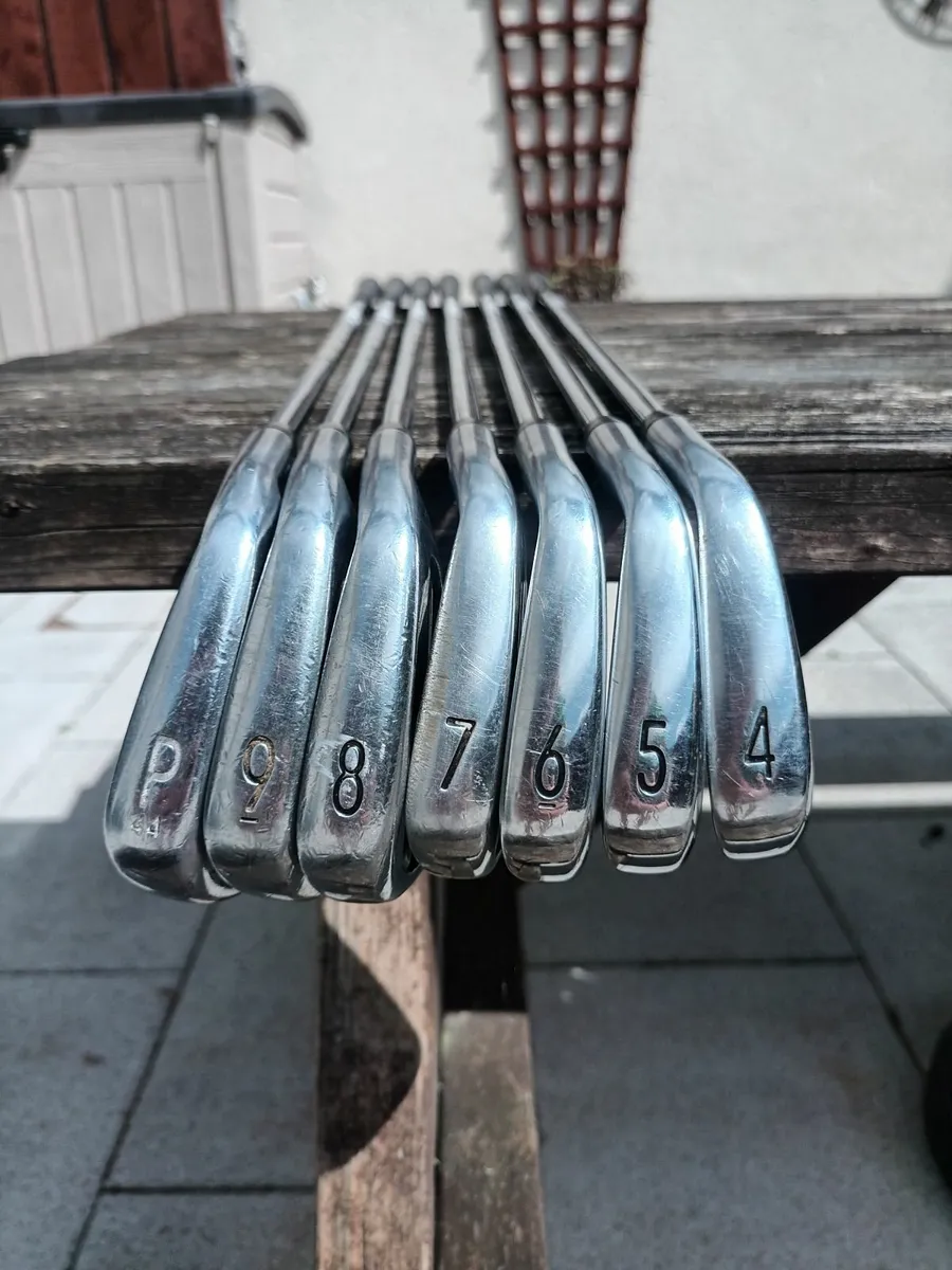 Titleist t100s irons 4-pw - Image 1