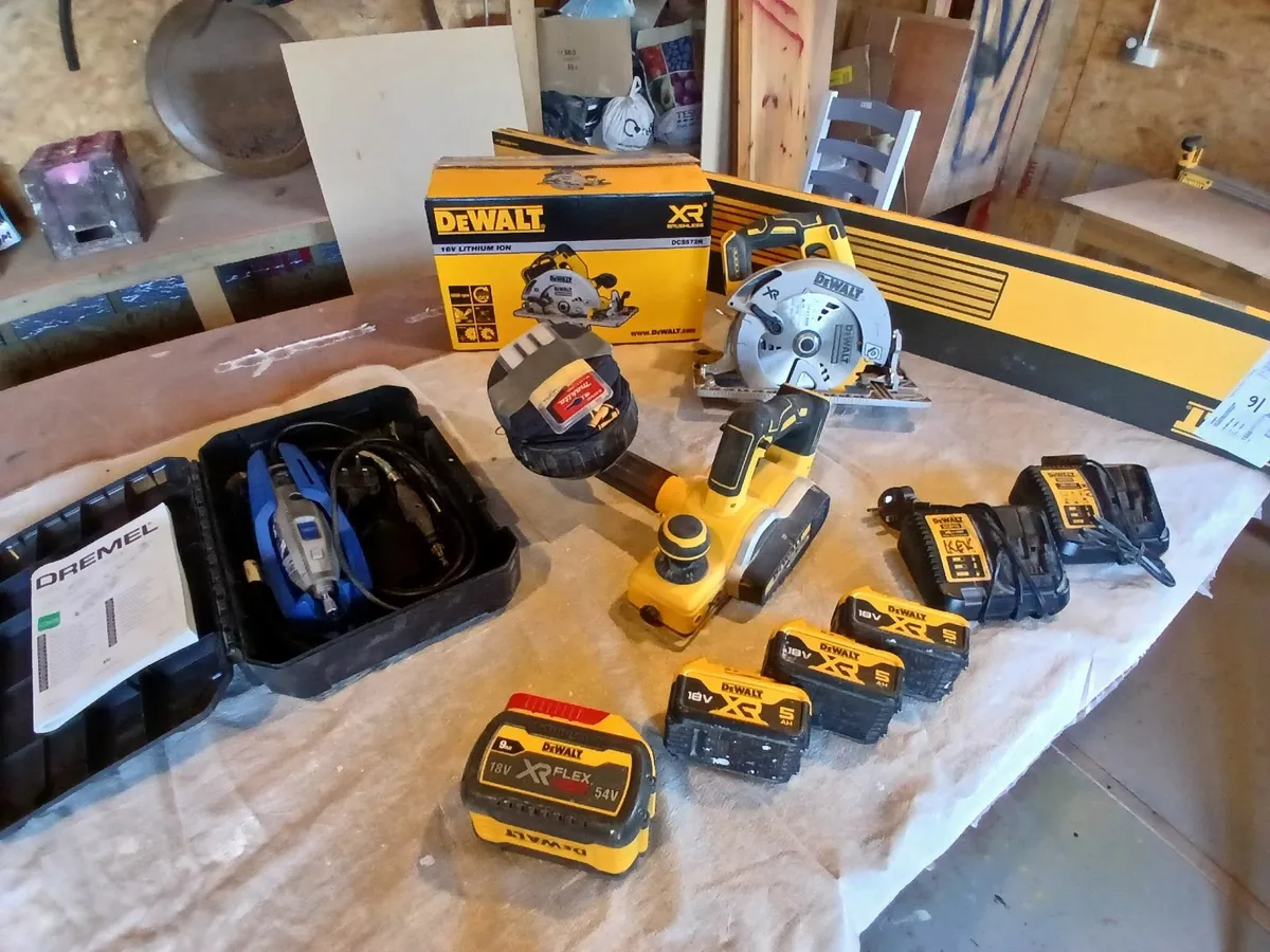 Dewalt tools, Dremel 4300, Makita GD0600 - Image 1