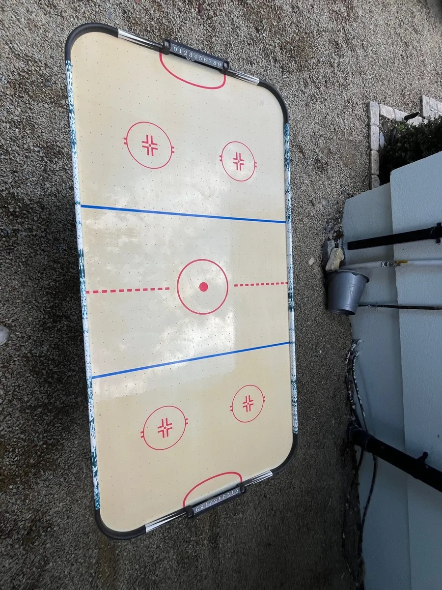 Air hockey table - Image 2
