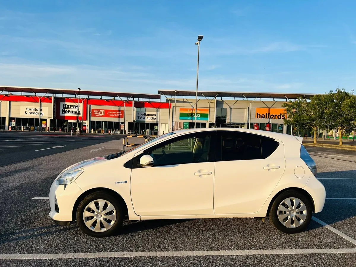 Toyota Aqua - Image 4