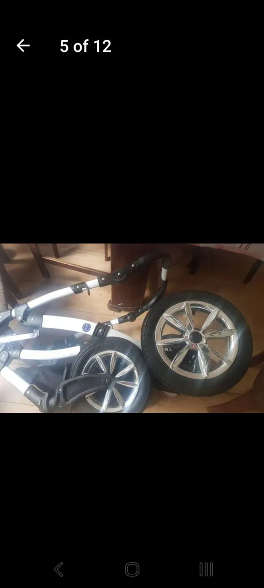 New buggy with carrycot - Image 4