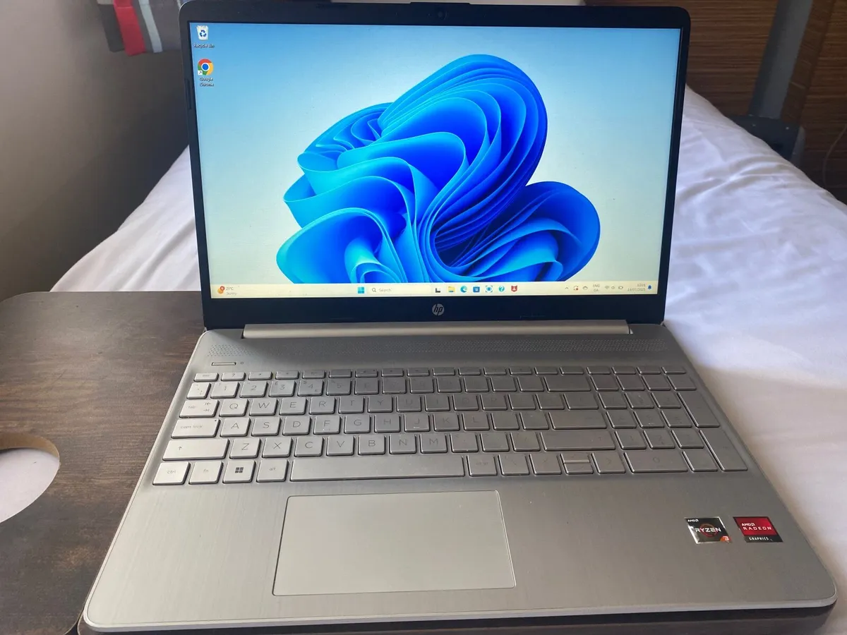 Hp Amd Ryzen 3 128 gb 4 gb ram - Image 2