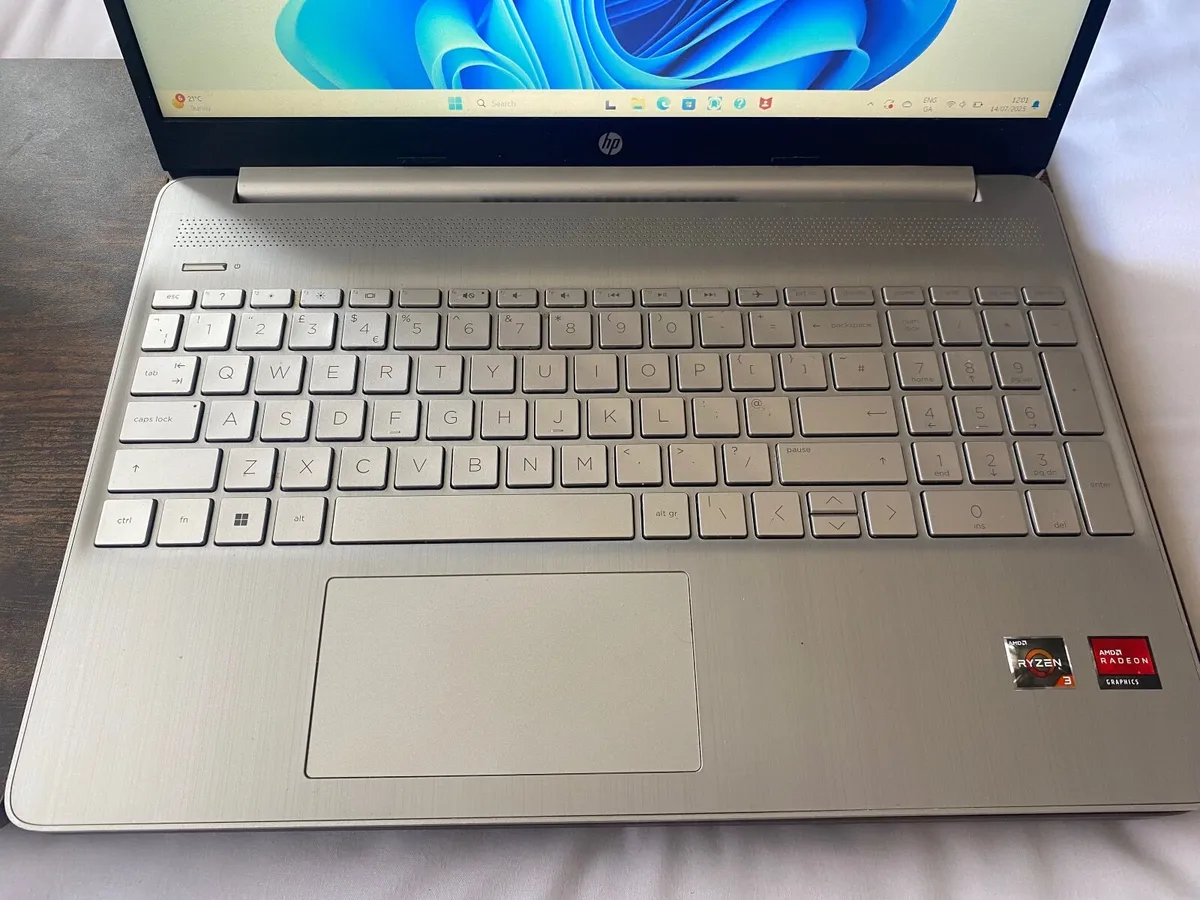 Hp Amd Ryzen 3 128 gb 4 gb ram - Image 3