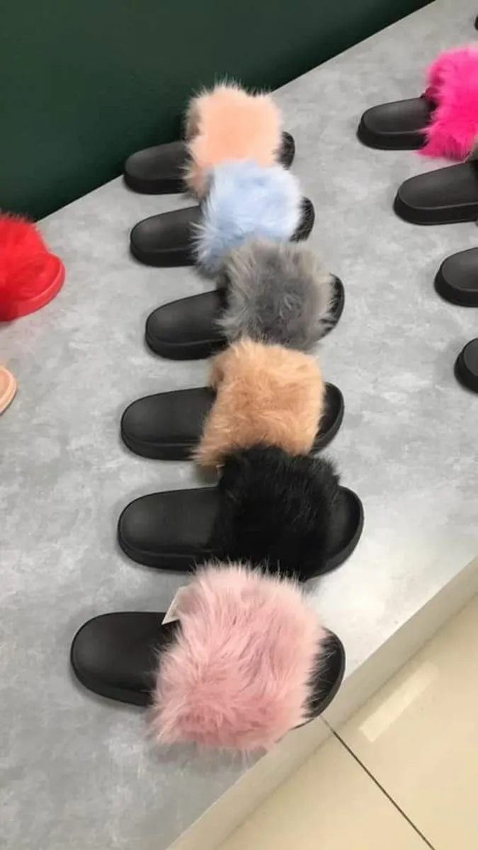 Fluffy fur slippers sizes 37-41 sizes 4-8 - Image 1