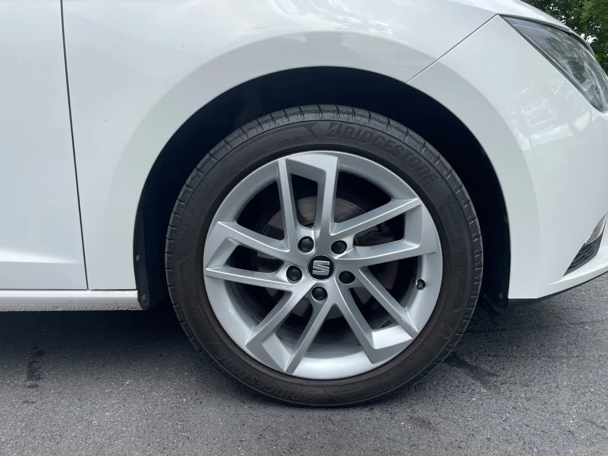 1.2 TSI - SE SELECT - reverse camera - park assist - Image 2