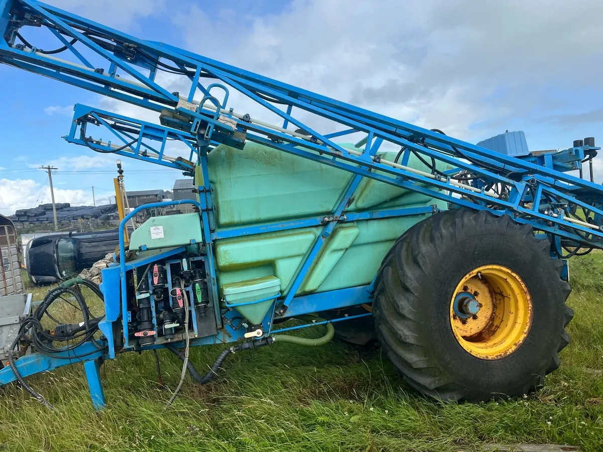 Berthoud race trailed sprayer - Image 1