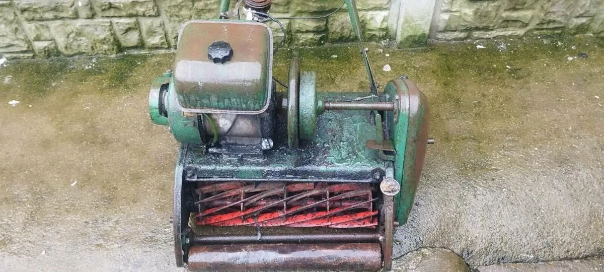 Ventige 100 years old school petrol lawnmower - Image 2