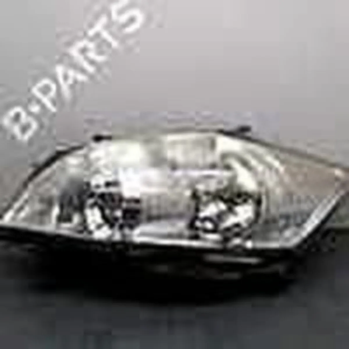 Toyota Auris 2007–2012 Left Headlight (E15) - Image 1