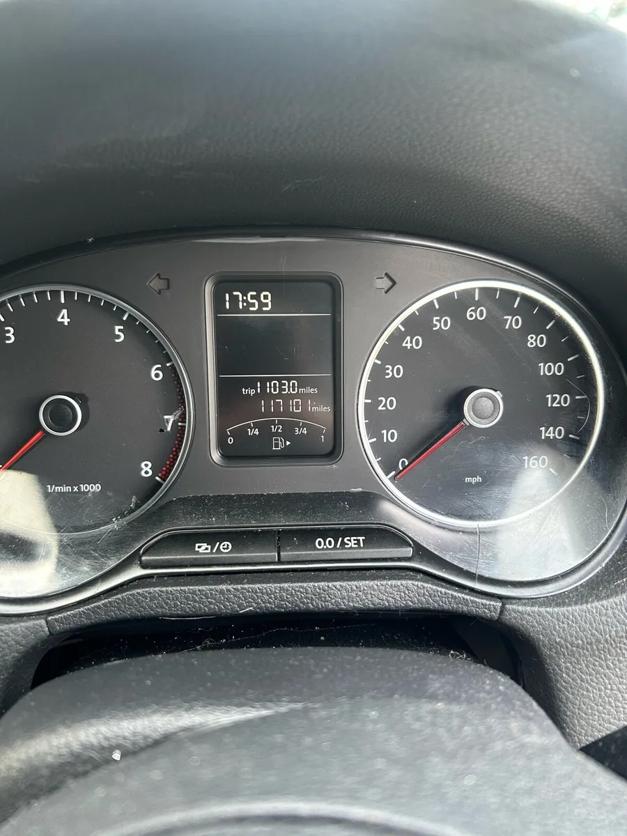 Volkswagen polo - Image 4
