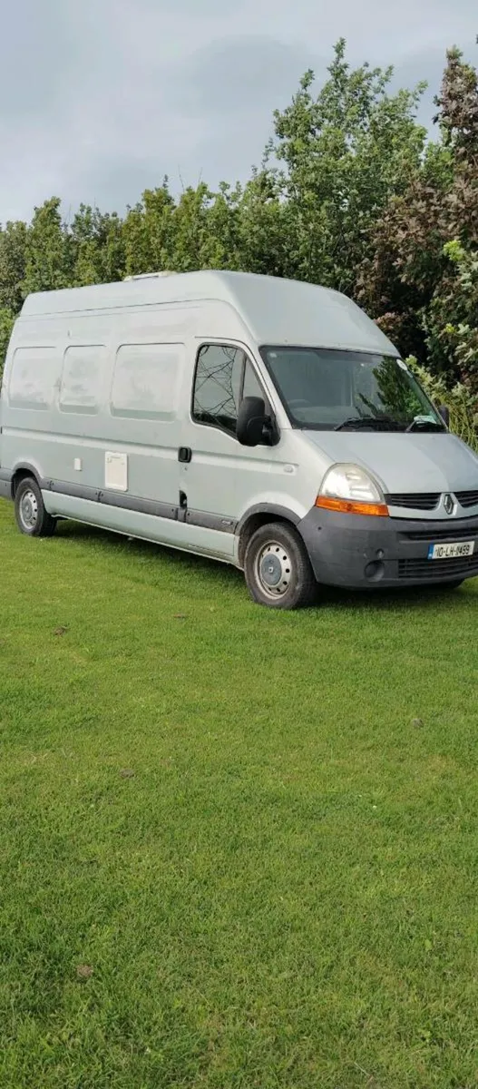 Renault master campervan - Image 4