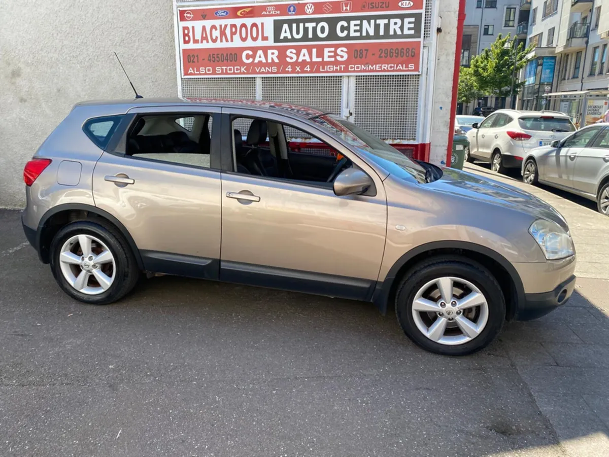 Nissan Qashqai 2.0 PET TEKNA CVT - Image 1