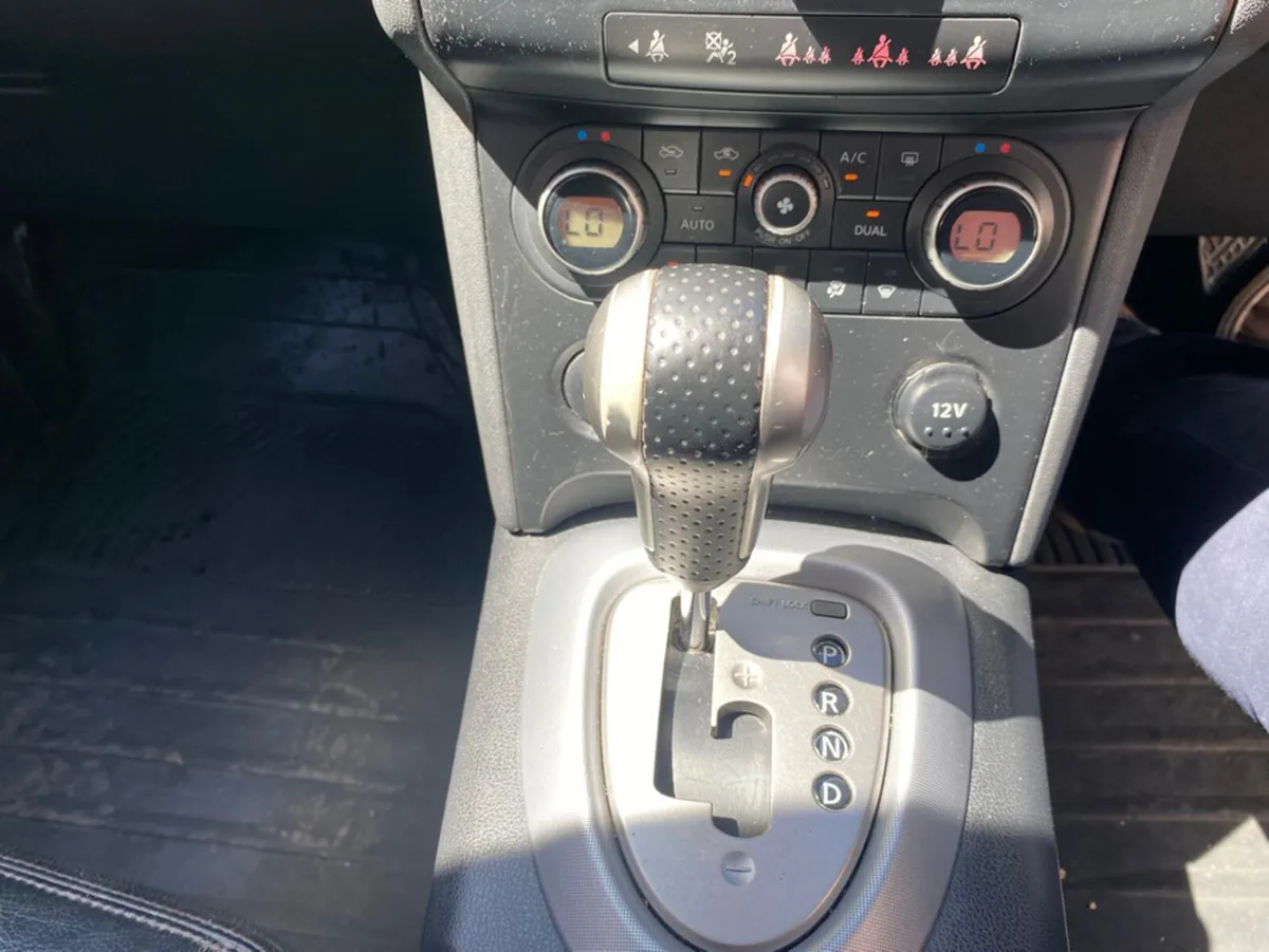 Nissan Qashqai 2.0 PET TEKNA CVT - Image 3
