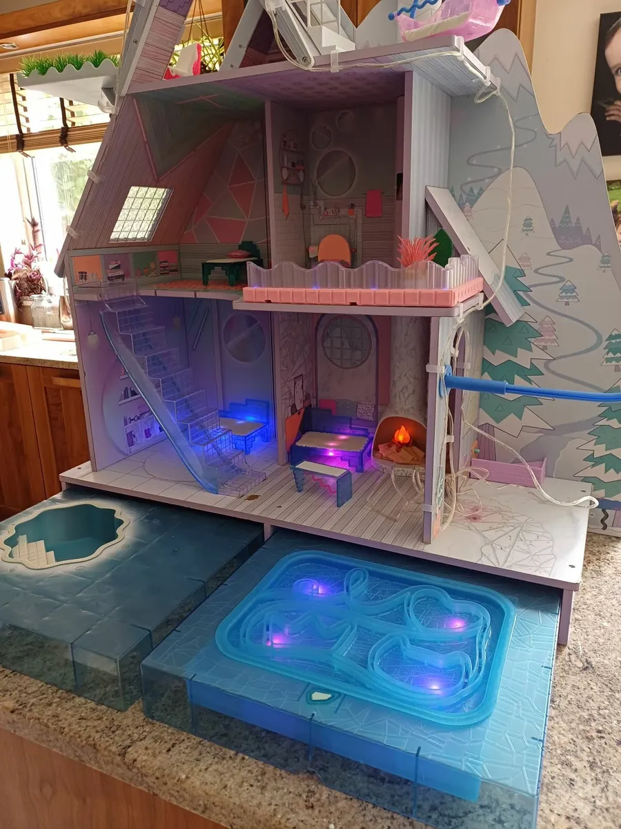 Toys - Image 3
