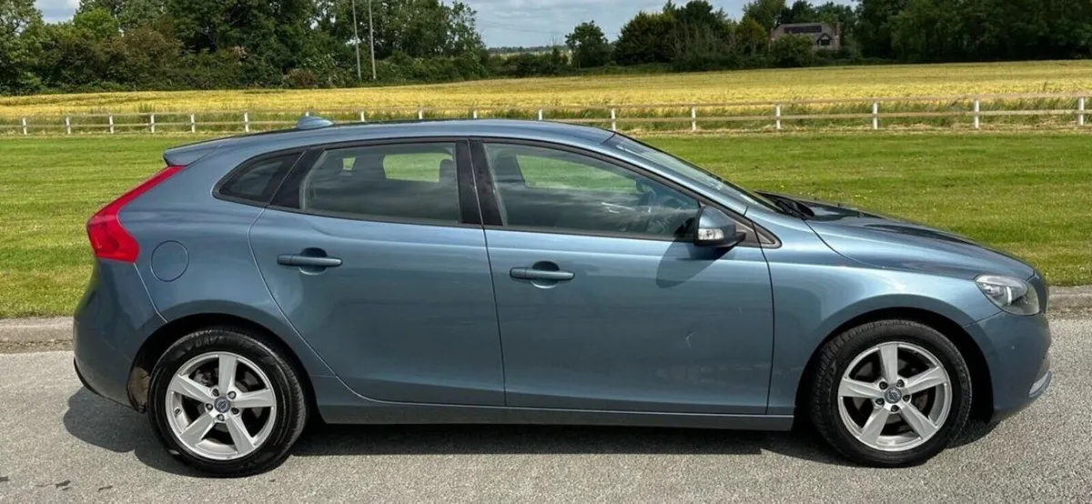 Volvo V40 2014 NCT NCT 02/26 - Image 3
