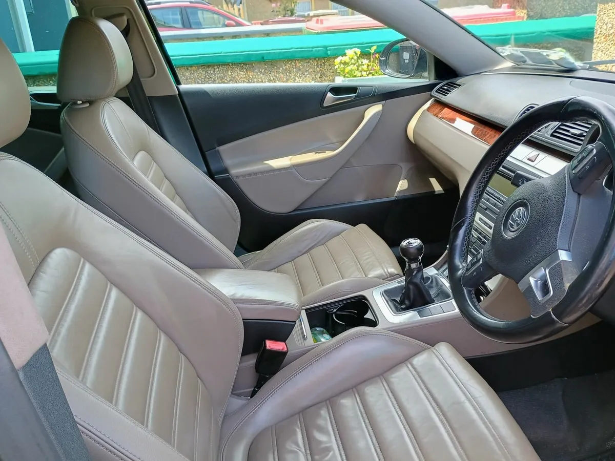 Volkswagen Passat Estate 2010 - Image 3