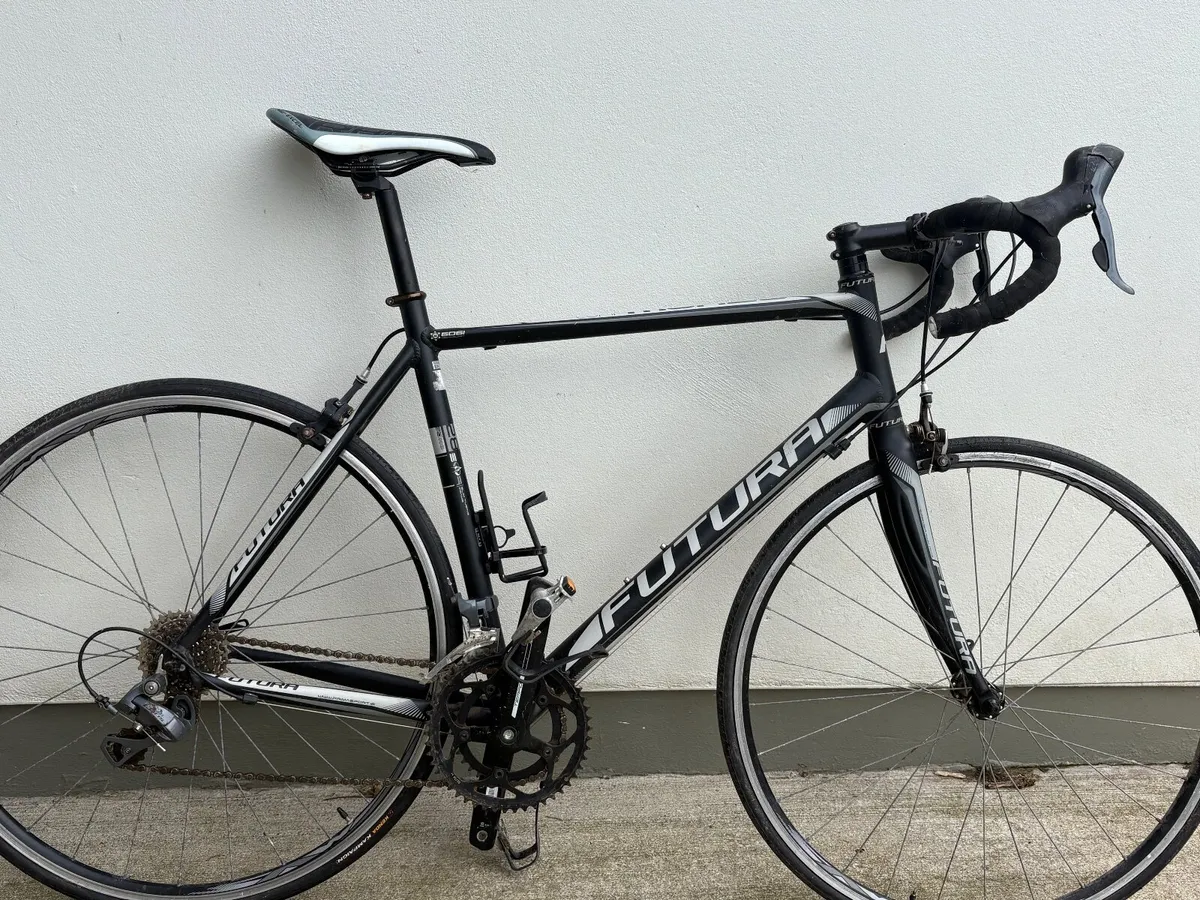 Futura road bike - Image 1