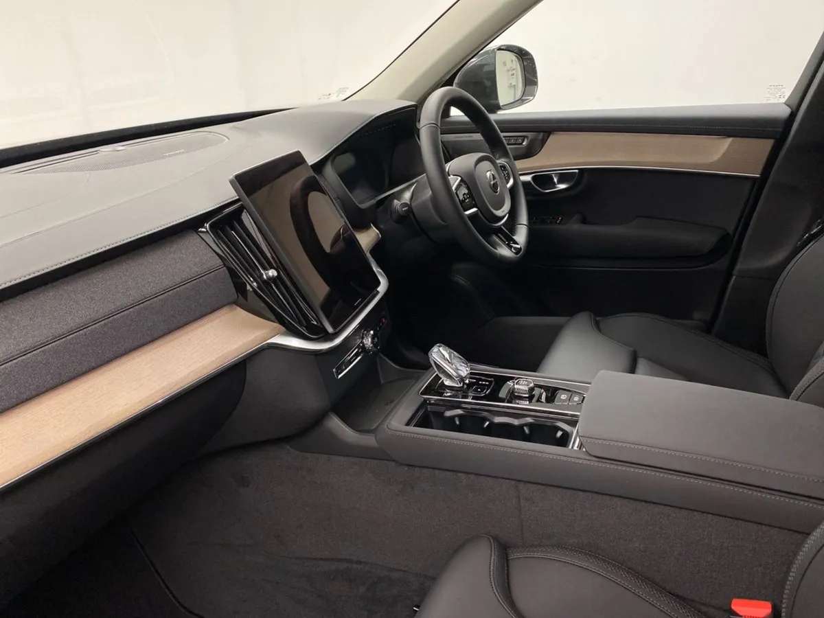 Volvo XC90 0.0 Litre Petrol Plug-in Hybrid - Image 3