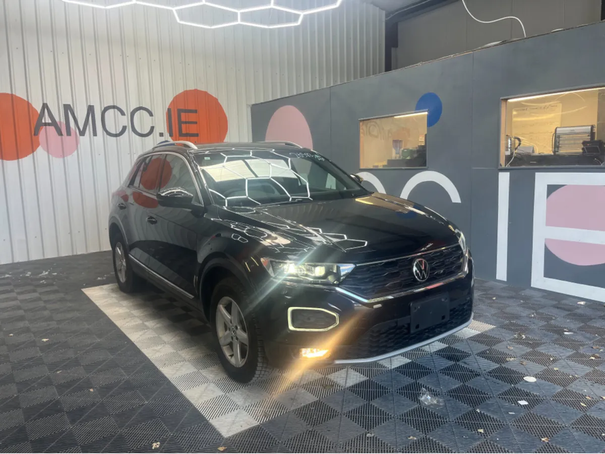 Volkswagen T-Roc 2.0 TDI SPORT / 71k KMs / REVERSE - Image 2