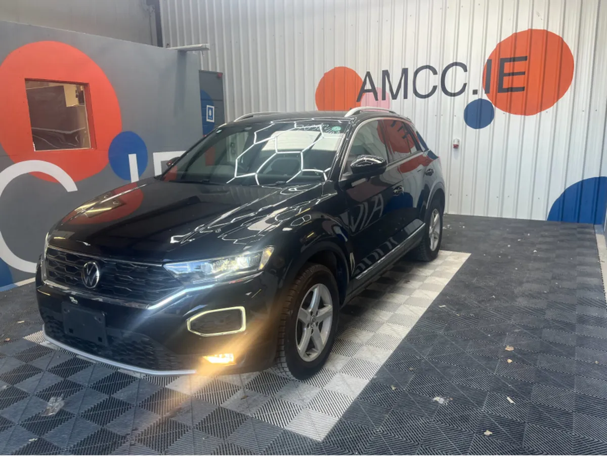 Volkswagen T-Roc 2.0 TDI SPORT / 71k KMs / REVERSE - Image 3