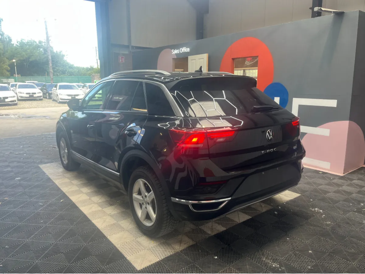 Volkswagen T-Roc 2.0 TDI SPORT / 71k KMs / REVERSE - Image 4