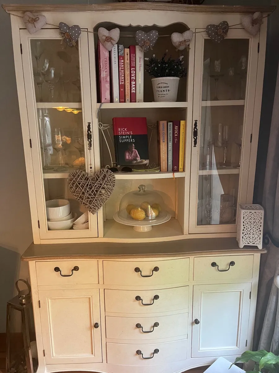 Dresser - Image 1