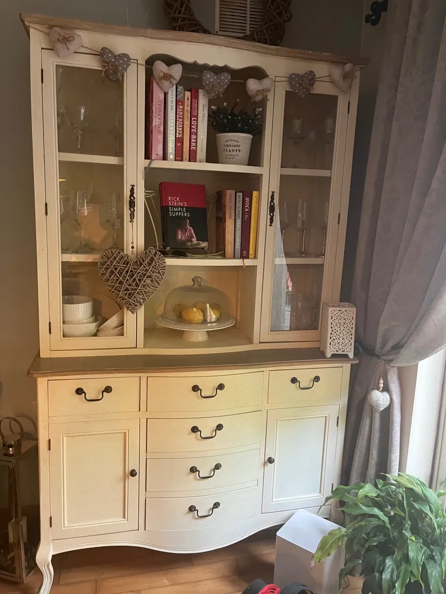 Dresser - Image 2