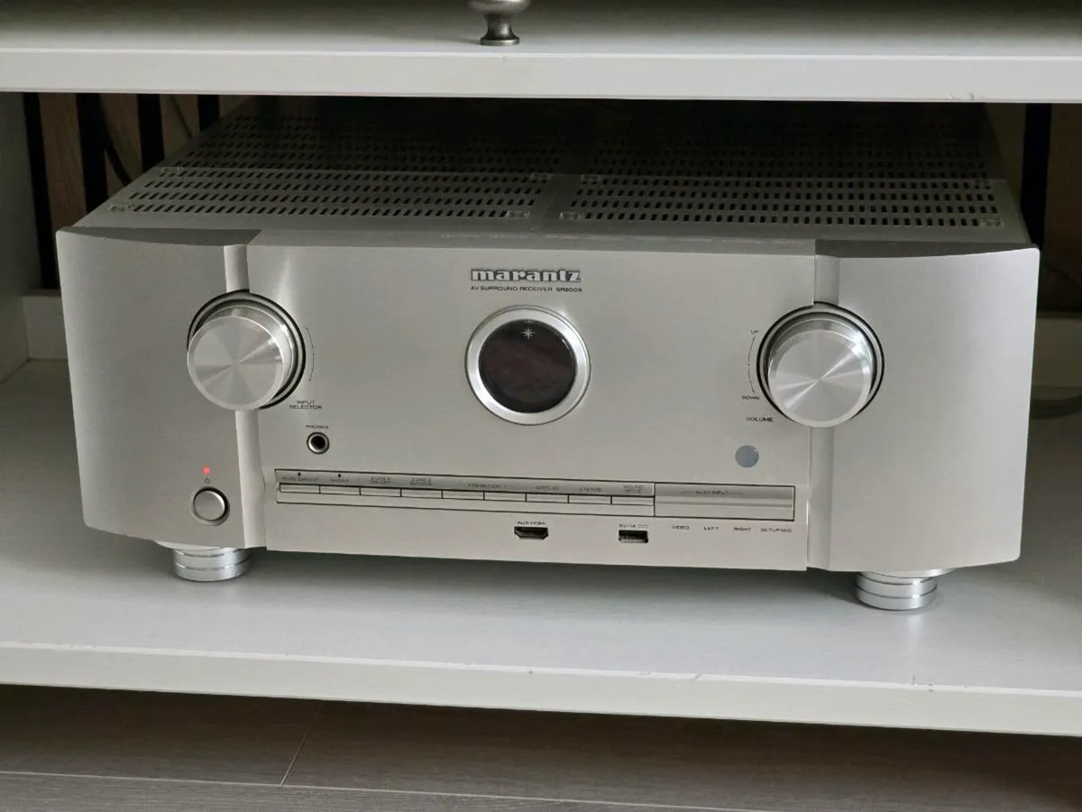 Marantz receiver av6008