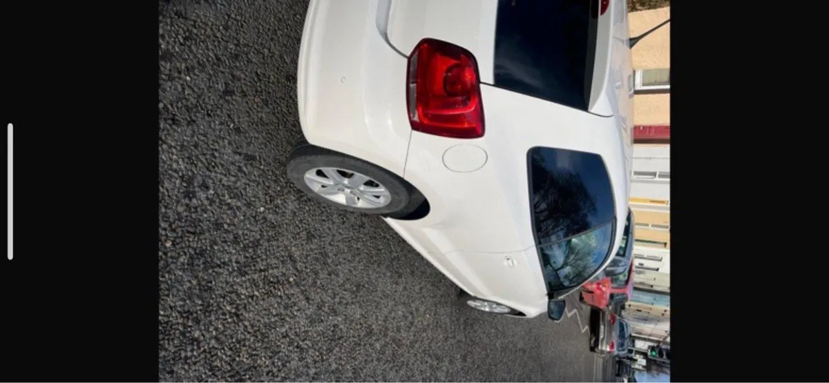Volkswagen polo - Image 2