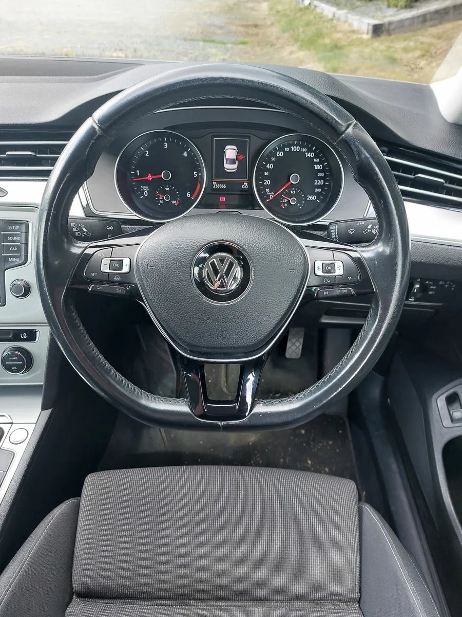 Volkswagen Passat 2016 - Image 1