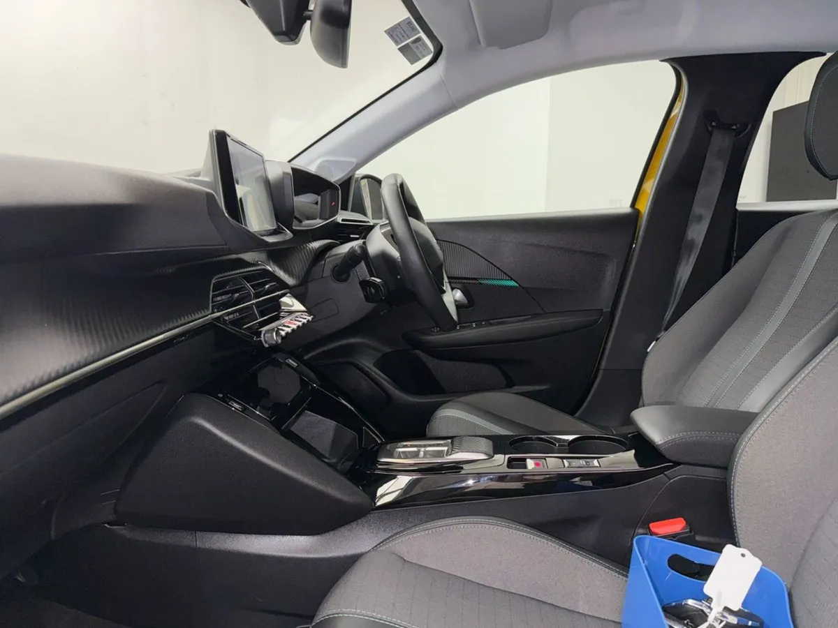 Peugeot 208 E Allure  full EV   60 P/W - Image 4