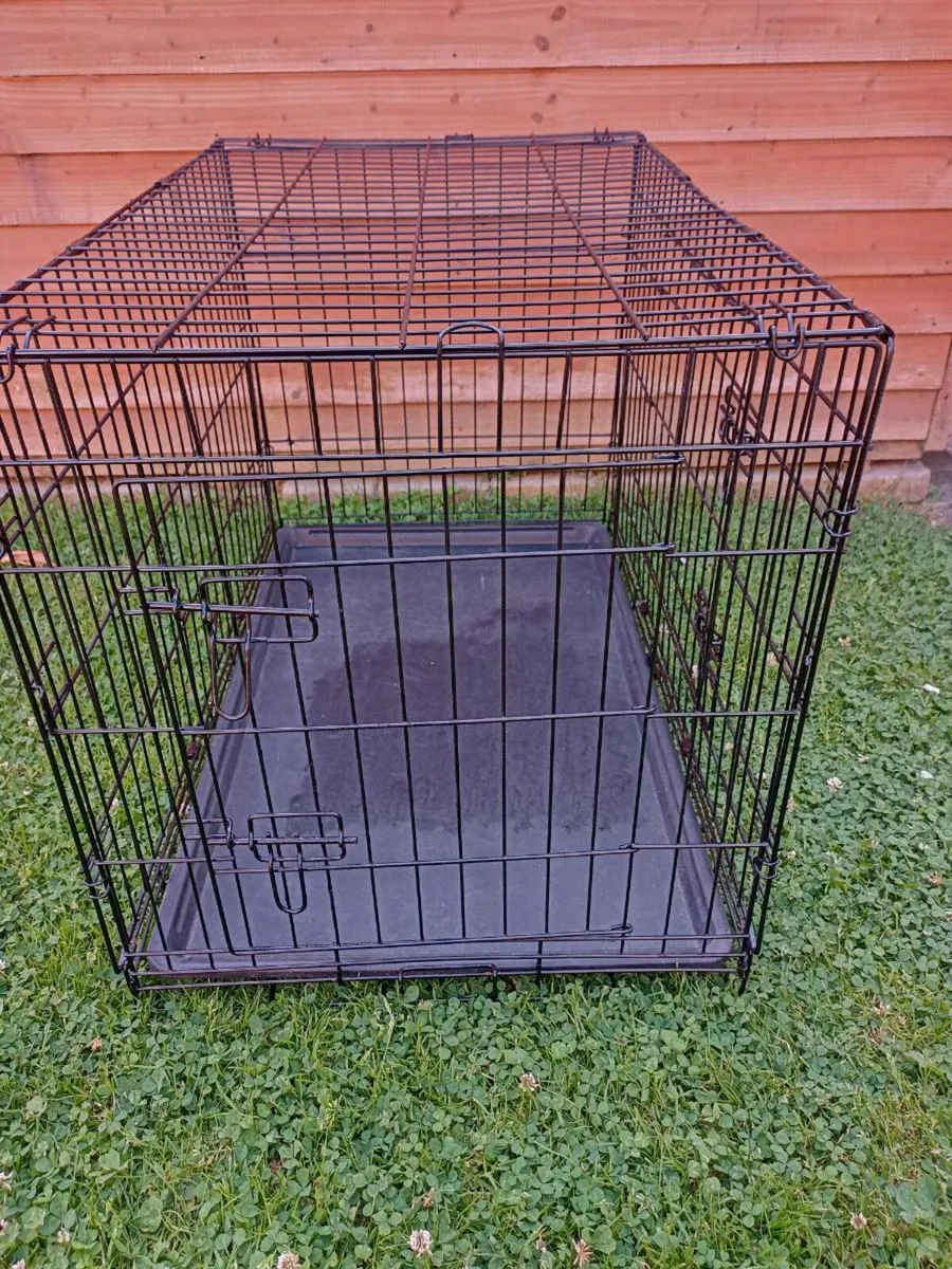 Large dog travel crate. - Image 1