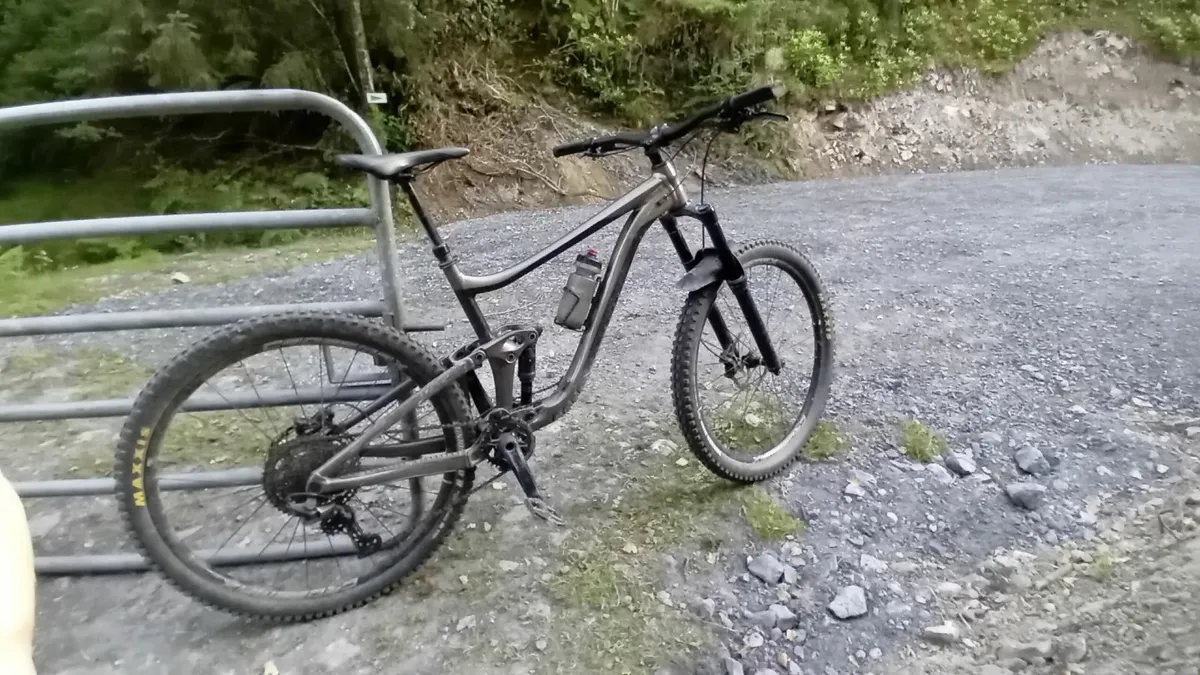 Enduro Large Mountain Bike - Image 1
