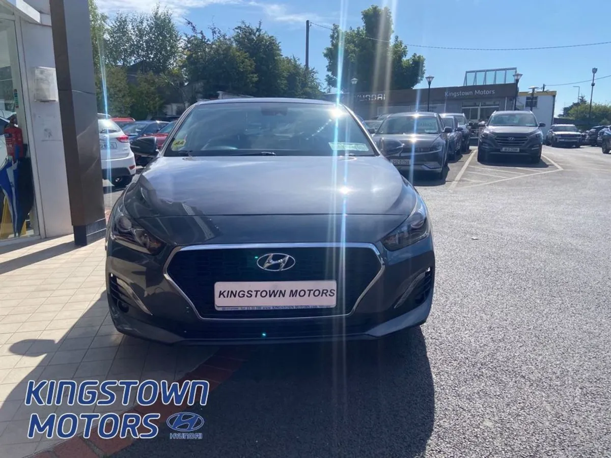 Hyundai i30 i 30 Fastback 5DR - Image 2