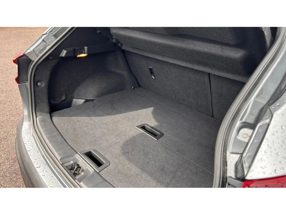 Nissan Qashqai 1.5 SV DIESEL WITH REVERSE CAMERA A - Image 4