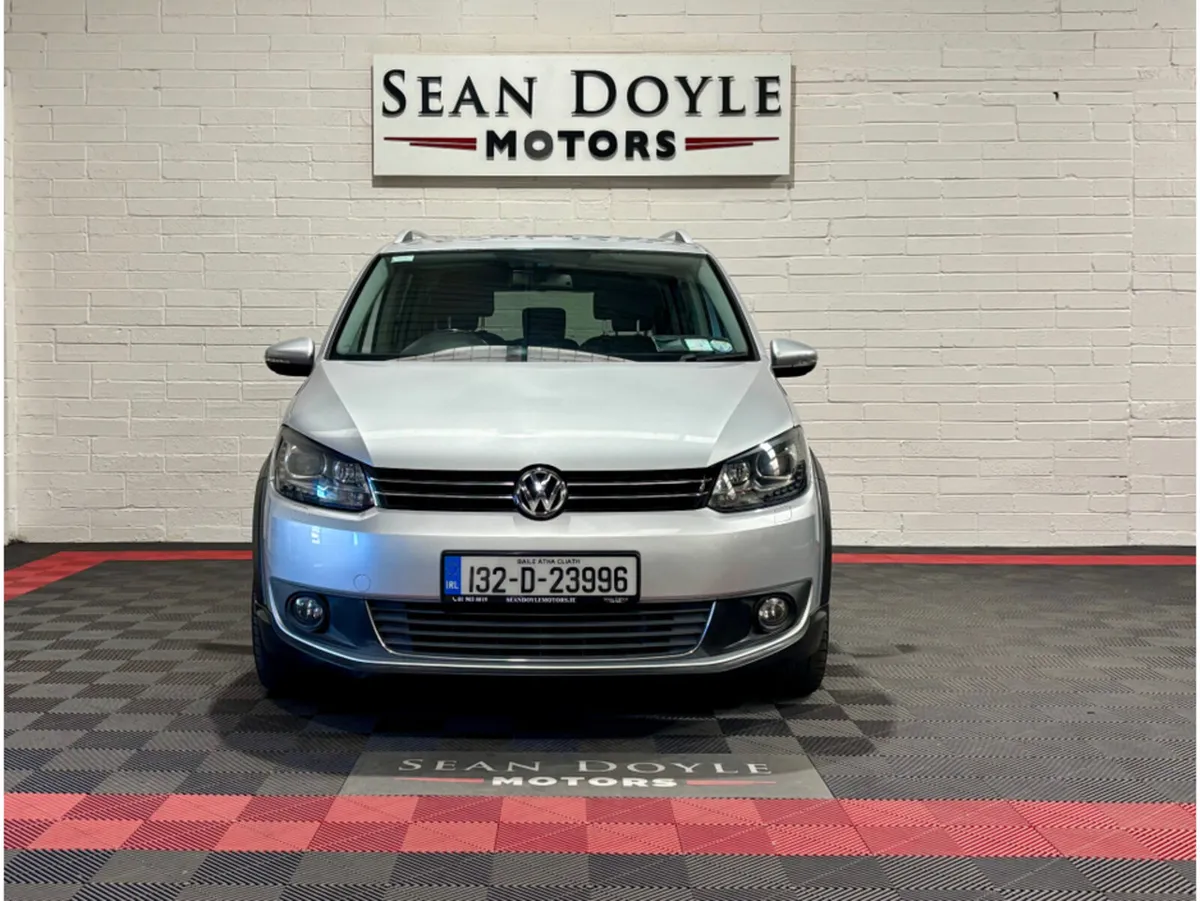 Volkswagen Touran CROSS 1.4 TSI 7 SEATER AUTO - Image 3