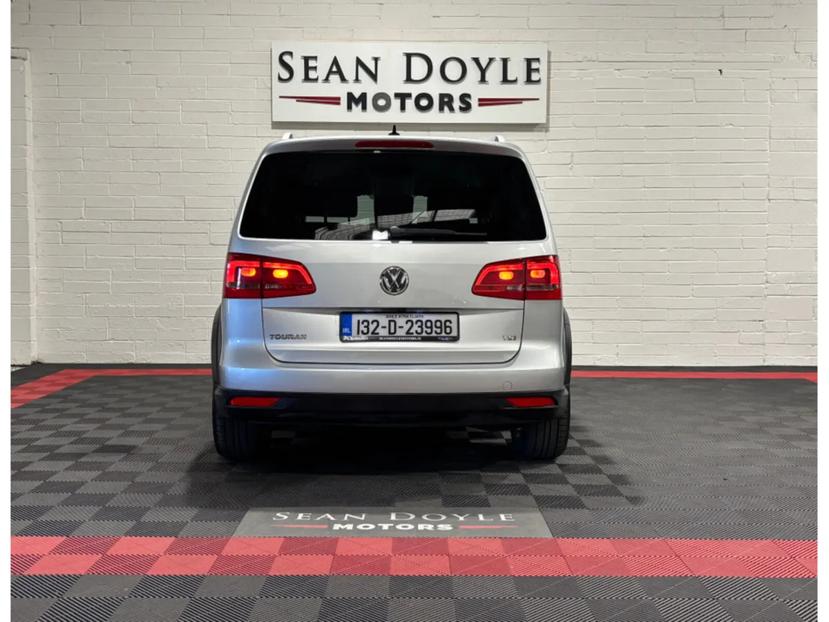 Volkswagen Touran CROSS 1.4 TSI 7 SEATER AUTO - Image 4